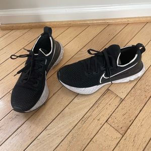 Nike Flyknit React Sneakers